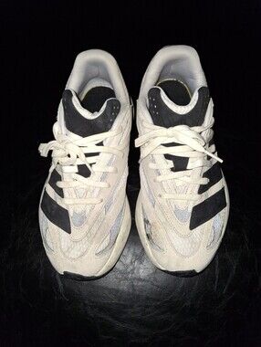 Adidas Lightblaze Sneakers Women’s Neutral White and Black Athletic Shoes 7.5